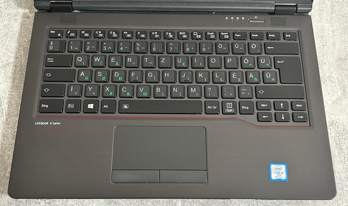 Fujitsu LIFEBOOK U749